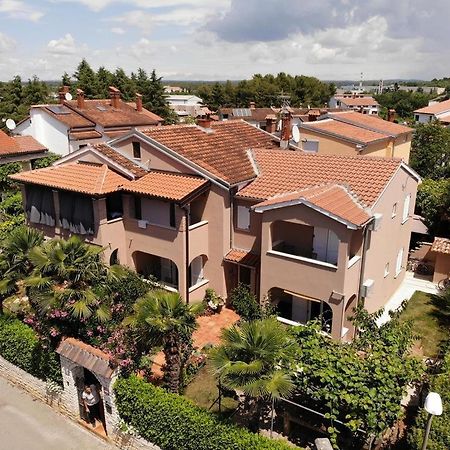 Apartments Sven-Marino Poreč Exteriér fotografie